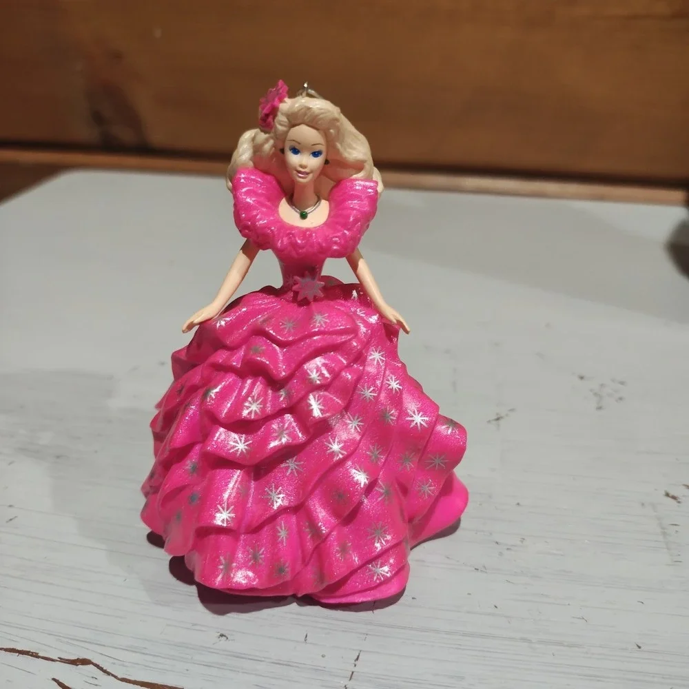 Hallmark Keepsake Barbie 1990 Happy Holidays Club Ornament 1998‎ -111-1-272 H2